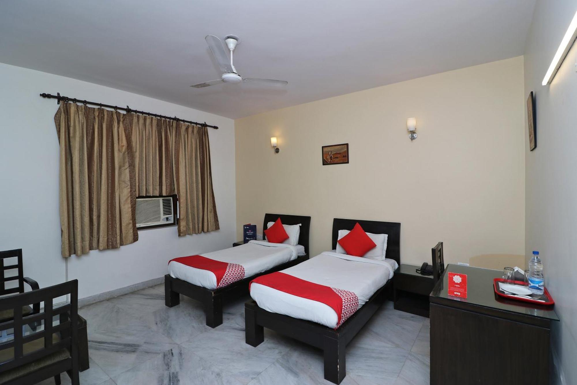 Hotel O Aravali Residency Gurgáon Kültér fotó