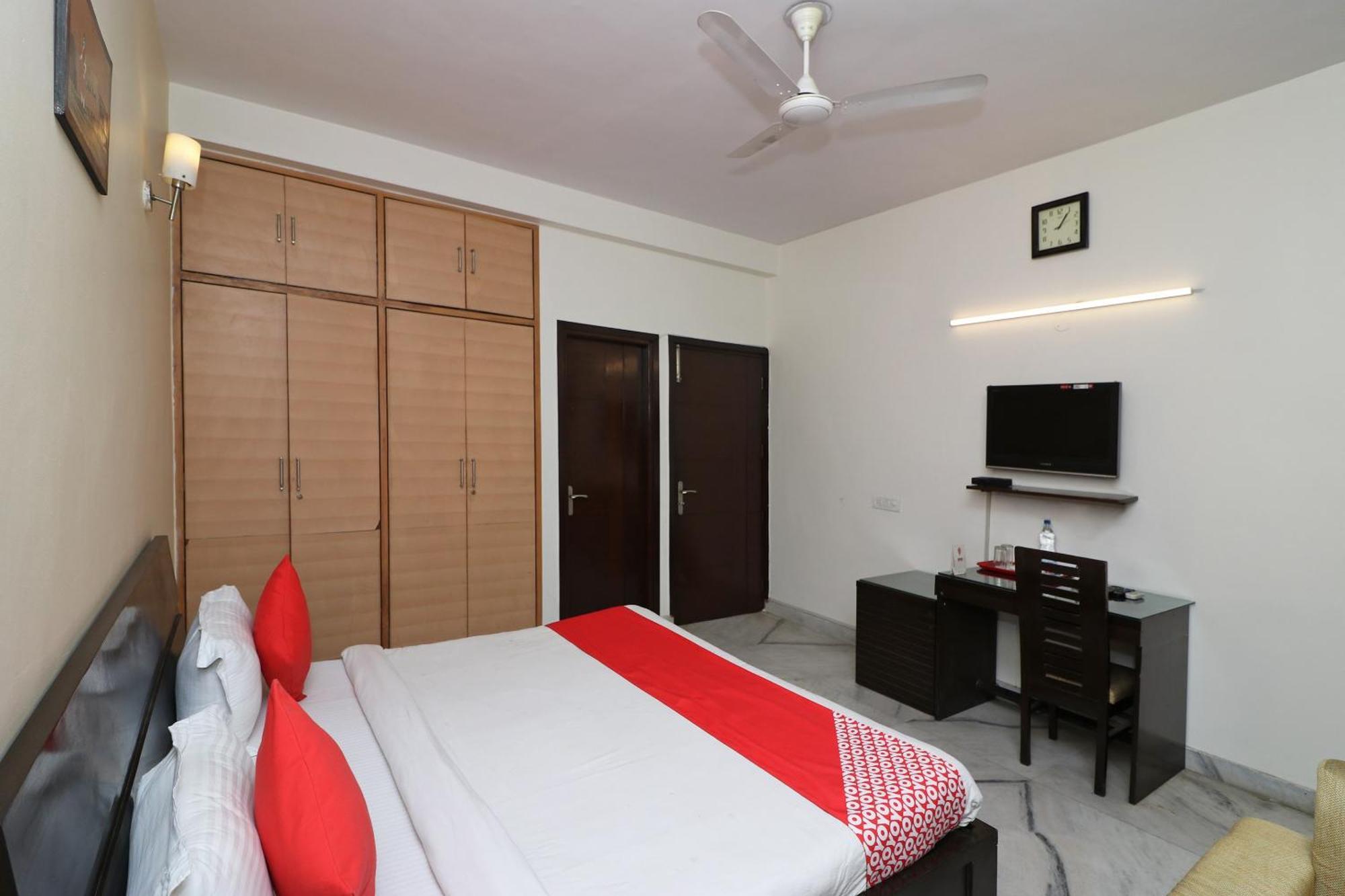 Hotel O Aravali Residency Gurgáon Kültér fotó