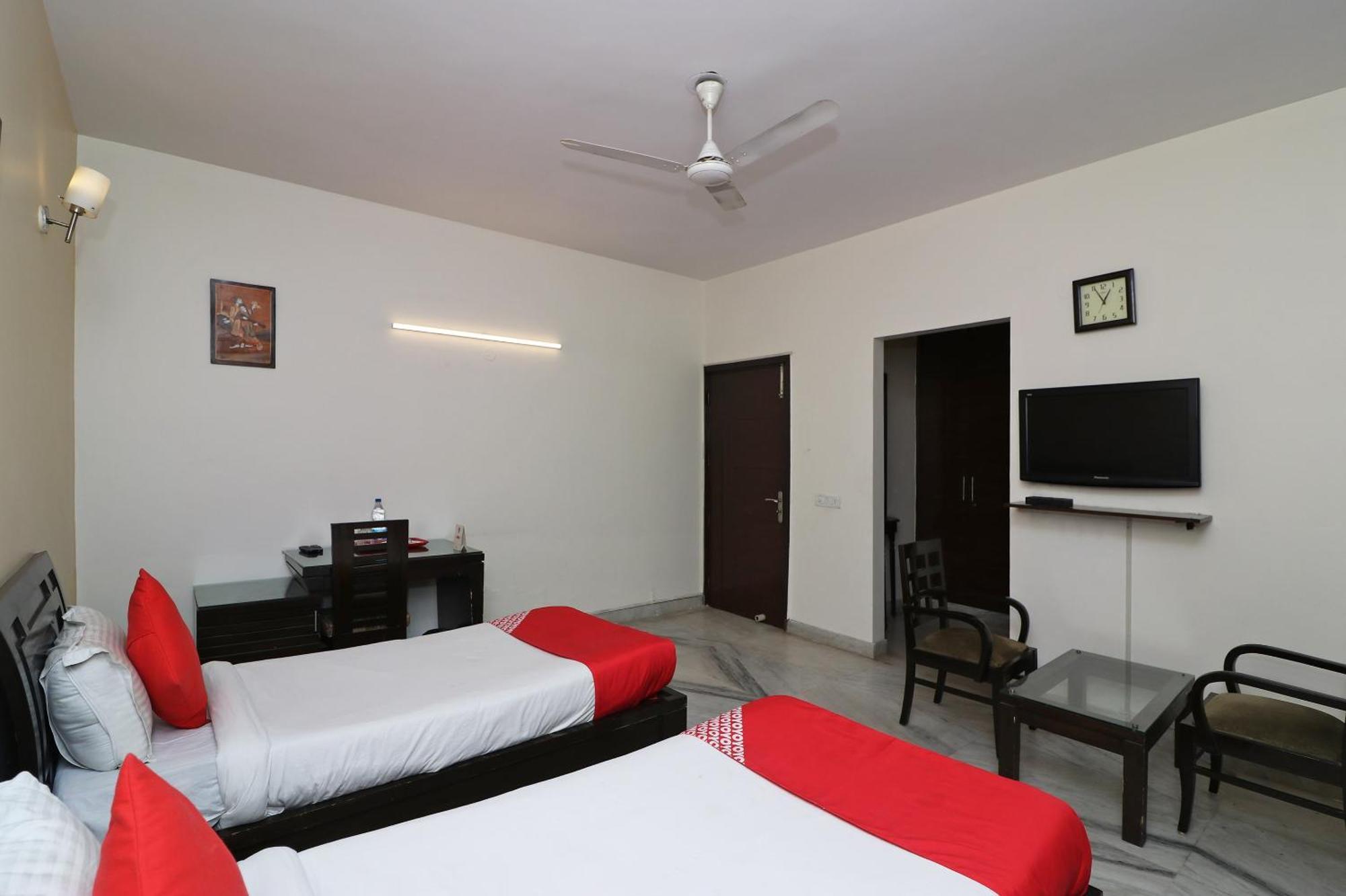 Hotel O Aravali Residency Gurgáon Kültér fotó